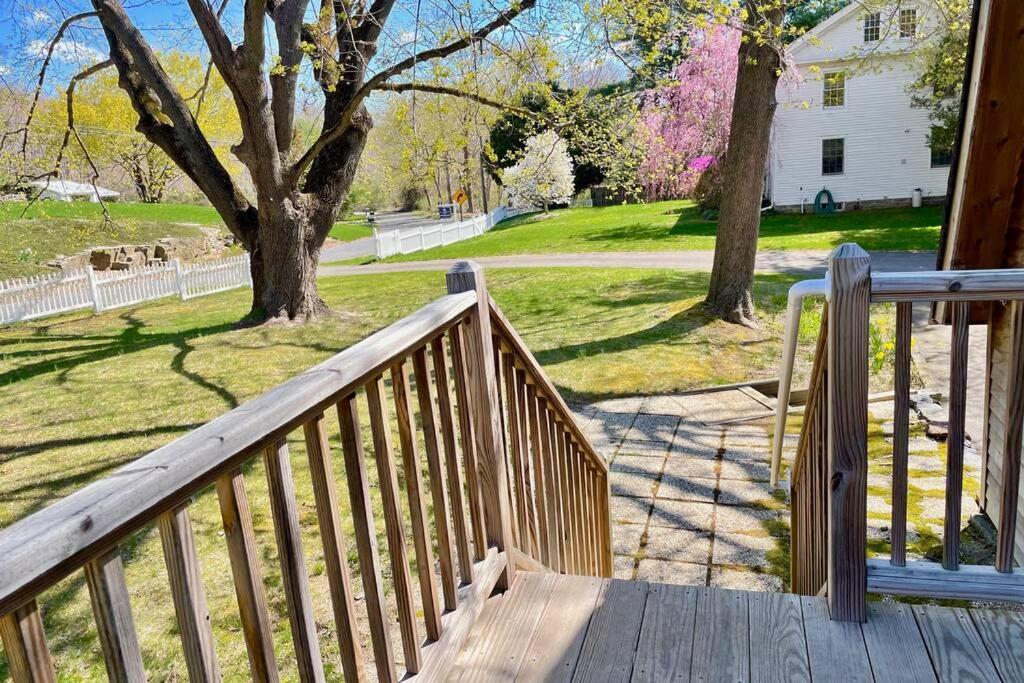Newly Renovated Carriage House Near Town & Beaches Madison Exterior foto